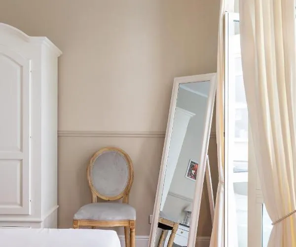 Charming With Patio A Few Steps From Colosseum *