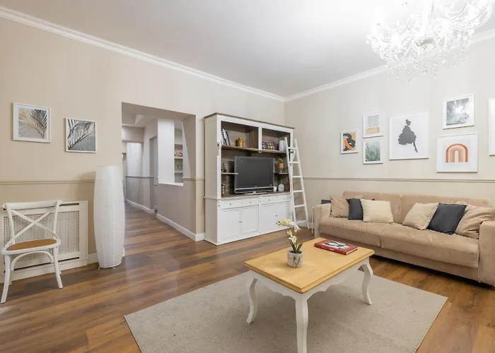 Charming With Patio A Few Steps From Colosseum Apartment