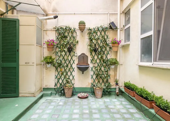 Charming With Patio A Few Steps From Colosseum * Rom